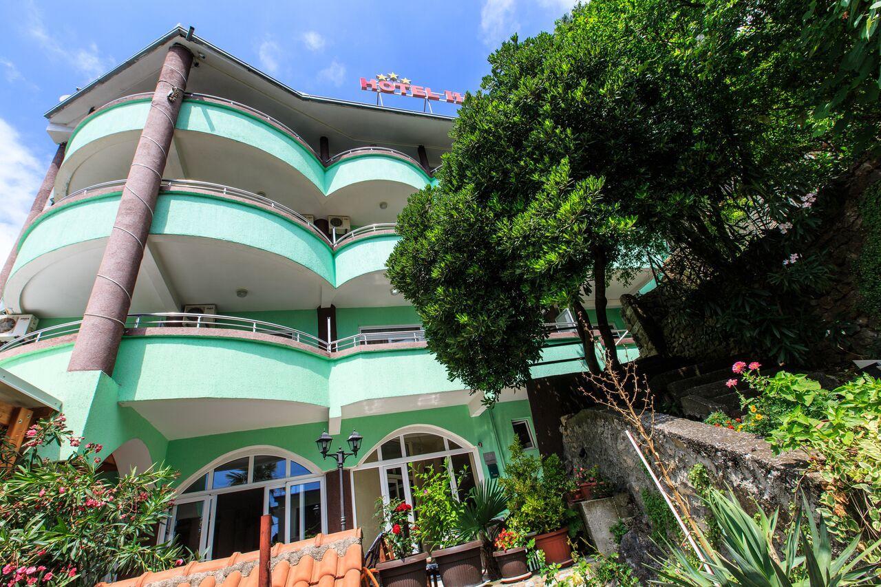 Hotel Hoti 울친 외부 사진
