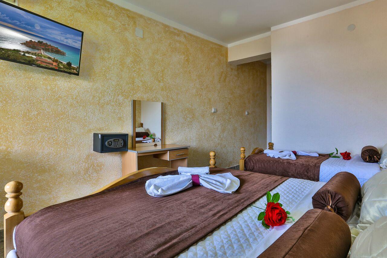 Hotel Hoti 울친 외부 사진