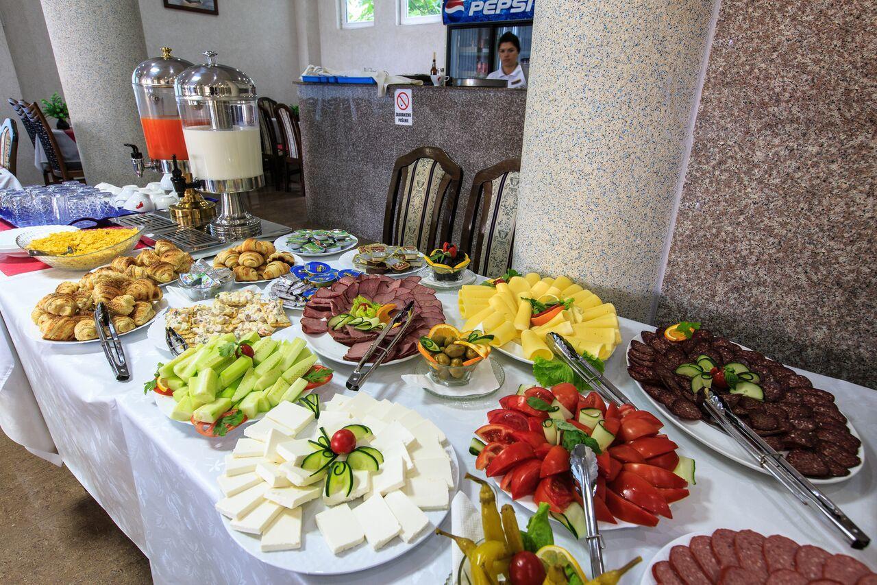 Hotel Hoti 울친 외부 사진